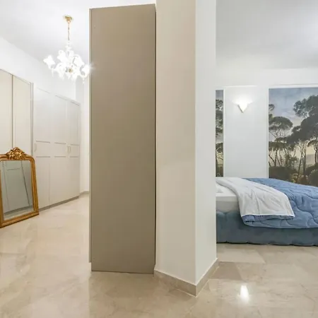 Luxurious 4-bedroom With Ocean Views In Appartamento Zonza