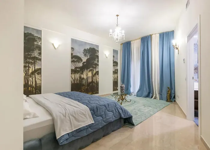 Luxurious 4-bedroom With Ocean Views In Apartment