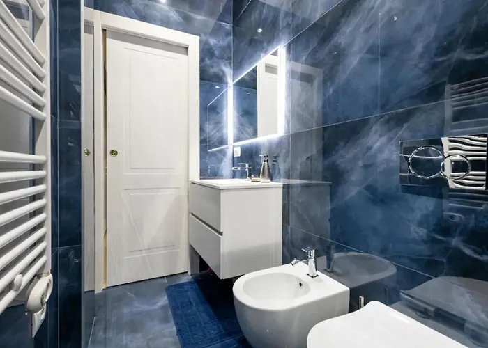 Luxurious 4-bedroom With Ocean Views In Apartment